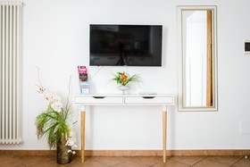 Florence Liona Apartments