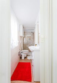 Florence Liona Apartments
