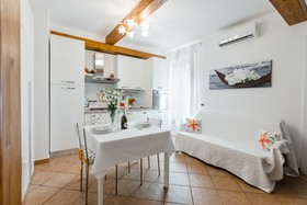 Florence Liona Apartments
