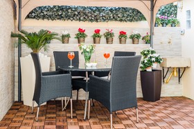 Florence Liona Apartments