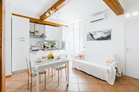 Florence Liona Apartments