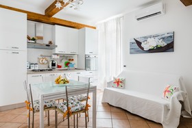 Florence Liona Apartments