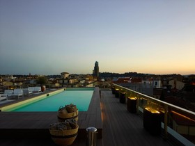 Glance Hotel
