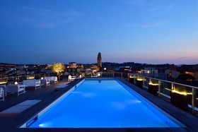 Glance Hotel
