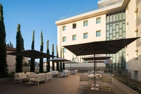 Glance Hotel