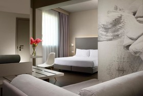 Glance Hotel