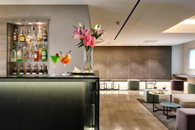 Glance Hotel
