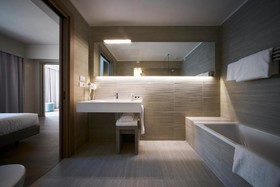 Glance Hotel