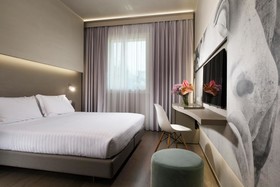 Glance Hotel