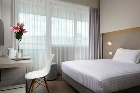 Glance Hotel