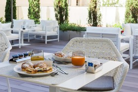 Glance Hotel