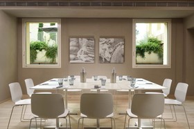 Glance Hotel