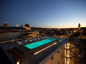 Glance Hotel