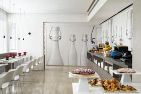 Glance Hotel