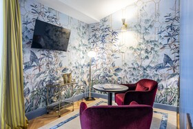 Glimpse Hotel
