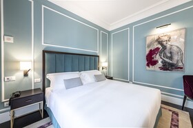 Glimpse Hotel