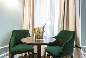 Glimpse Hotel