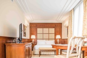 Golden Tower Hotel & Spa
