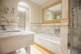 Golden Tower Hotel & Spa