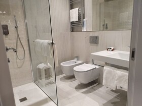 Hotel Maxim Axial
