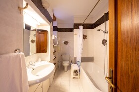 Hotel Maxim Axial