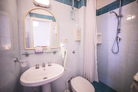Hotel Maxim Axial