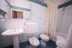 Hotel Maxim Axial