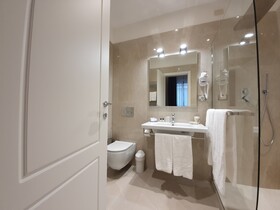 Hotel Maxim Axial