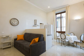 Iris Apartments
