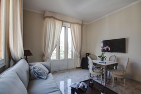 Kometa Suites & Apartments