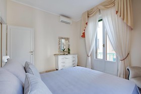 Kometa Suites & Apartments