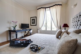 Kometa Suites & Apartments