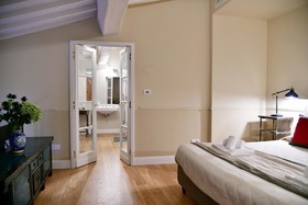 La Croce D'oro Apartments