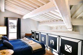 La Croce D'oro Apartments