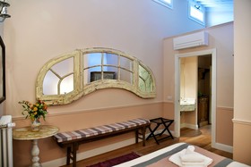 La Croce D'oro Apartments