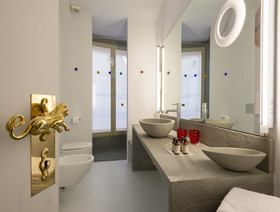 Leone Blu Suites UNA Esperienze