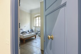 Pauline Suites