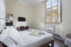 Pauline Suites