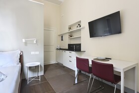 Pauline Suites