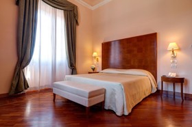 Hotel Pierre