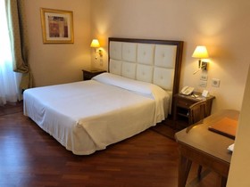 Hotel Pierre