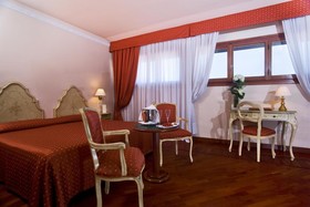 Hotel Pierre