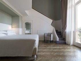 Plaza Hotel Lucchesi