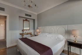 Plaza Hotel Lucchesi