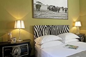 Porcellino Gallery Art Boutique B&B