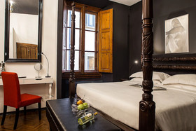 Porcellino Gallery Art Boutique B&B