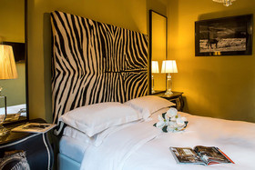 Porcellino Gallery Art Boutique B&B