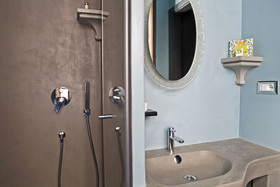 Porcellino Gallery Art Boutique B&B