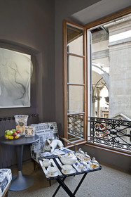Porcellino Gallery Art Boutique B&B