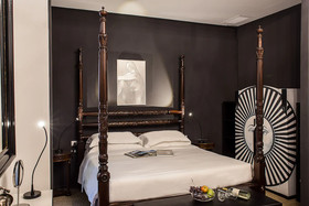 Porcellino Gallery Art Boutique B&B